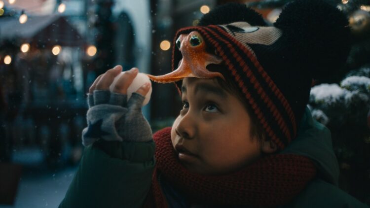 Disney presenta un emotivo anuncio navideño que te hará creer en la magia 1 the boy and the octopus 4 details