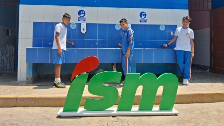 ISM implementa proyecto de sostenibilidad en Huaura y Arequipa:“Guardianes del Agua” 1 BeFunky collage 24