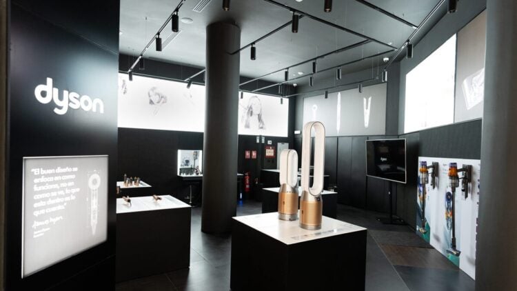 Dyson inaugura su primera tienda física en Perú en el Jockey Plaza 1 Dyson Peru 2 scaled 1