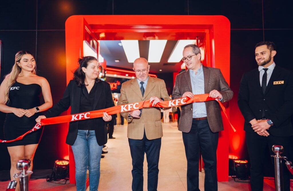 KFC inaugura su local más grande y tecnológico en el Perú 2 WhatsApp Image 2024 11 29 at 12.05.16
