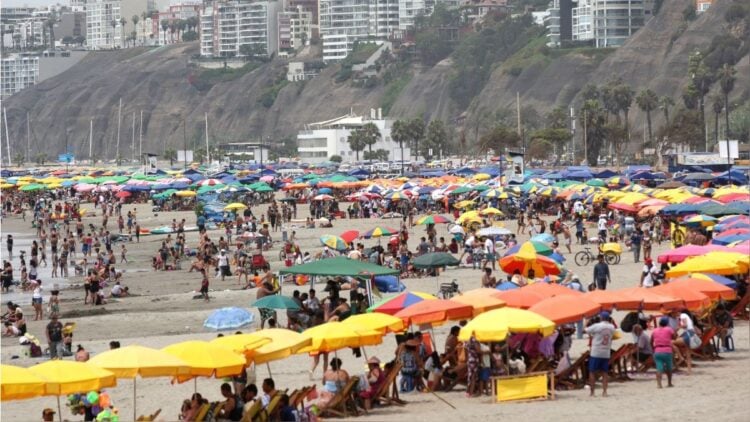 Peruanos proyectan gastar alrededor de S/. 260 en productos de verano, según estudio 1 044804 1368908