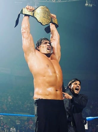 Ingeniosa campaña de marca de cemento en India demuestra que no es fácil ser el Gran Khali 2 GRAFICA 21 3