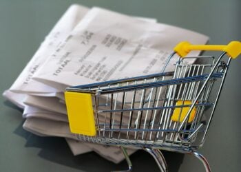 shopping 2614150 1280