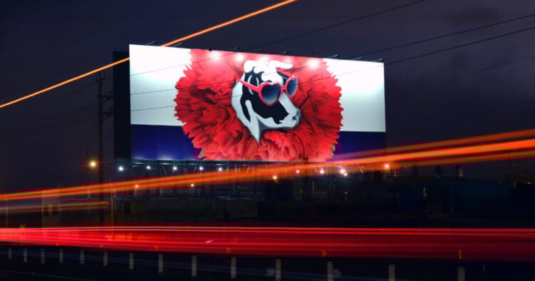 Gloria prueba su presencia de marca con un panel minimalista que no incluye texto 1 PORTAL 71 2