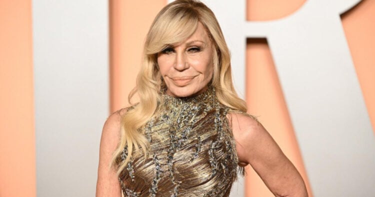 El fin de una era: Donatella Versace deja la dirección creativa de la marca 1 PORTAL 2025 03 13T125820.341