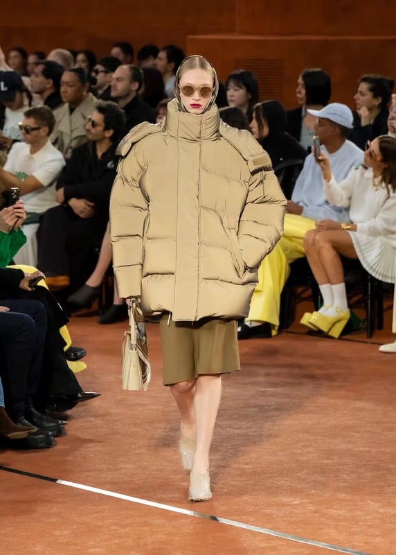 Lacoste transforma un estadio de tenis en pasarela para presentar su colección Otoño-Invierno 2025/26 3 WhatsApp Image 2025 03 14 at 14.56.39 1