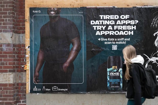 Axe instala paneles con aroma para ayudar a los canadienses a encontrar pareja 1