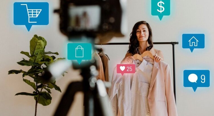csm Influencer woman live streaming online shopping campaign 3e51c64b5e