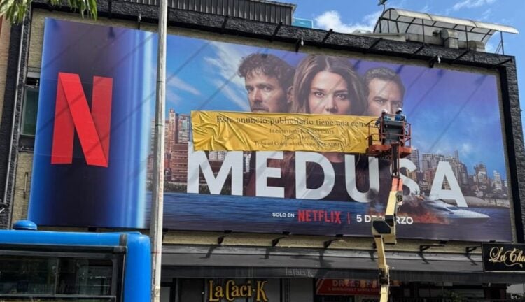 ¿Paneles de una nueva serie de Netflix censurados? Esta es la estrategia publicitaria de “Medusa” 1 medusa
