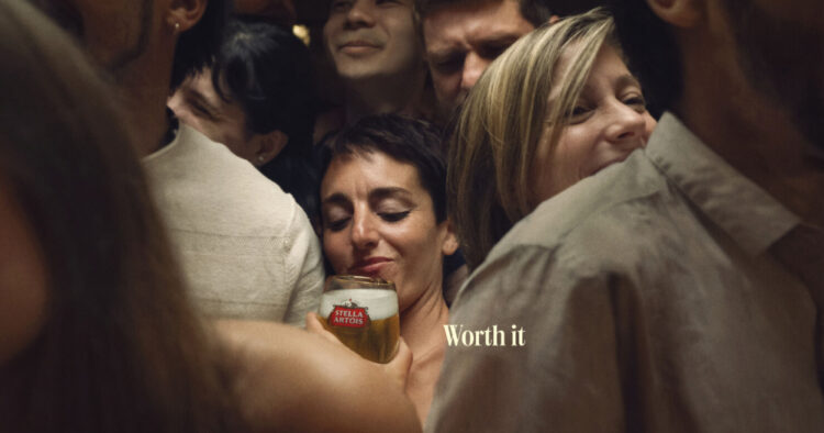 Stella Artois lanza “Claustrobars” para comunicar que vale la pena esperar por una cerveza 1 PORTAL 38 4