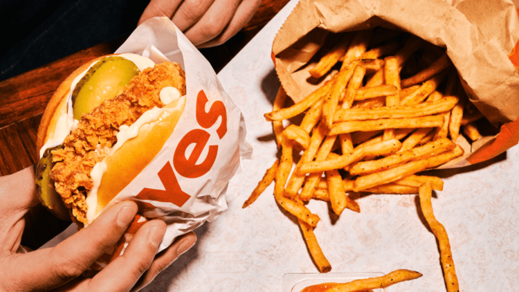 Popeyes aprovecha el “Yes” de su logotipo en una singular campaña 1 Popeyes Hard to Say No.FTMUuhdX
