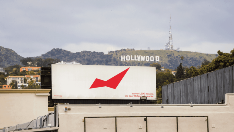 Budweiser destaca su conexión con el cine en una singular campaña de publicidad exterior 1 budweiser 1