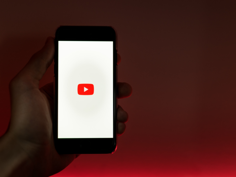 YouTube: ¿Cómo las marcas pueden aprovechar la plataforma para convertir contenido en resultados reales? 1 Louis Vuitton 17