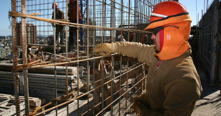 El INEI reporta un incremento del 3.9% en el PBI peruano durante el primer trimestre de 2025 1 PORTAL 10 9