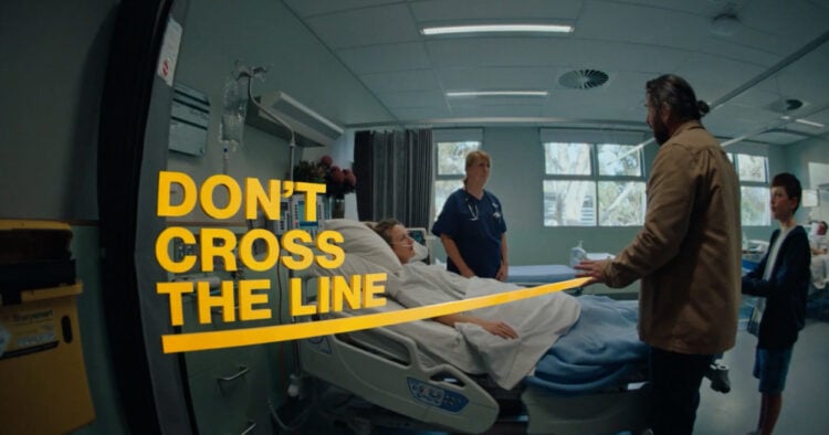 “No cruces la raya”: publicidad muestra las agresiones a las que muchos trabajadores son expuestos 1 PORTAL 5 1