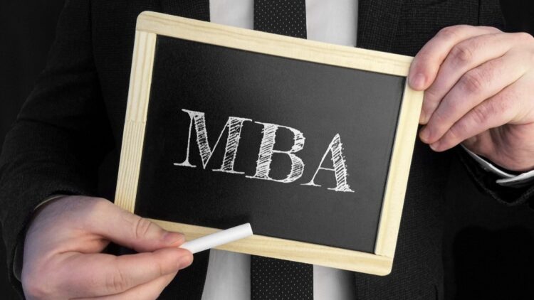 MBA en el extranjero: por qué es más rentable que estudiarlo en Perú y qué beneficios ofrece 1 WhatsApp Image 2025 05 21 at 14.12.06 1