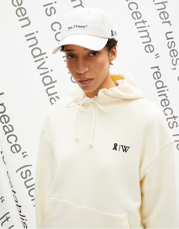 Wikipedia apuesta por la moda: nueva colección de ropa para impulsar el conocimiento libre 2 WhatsApp Image 2025 05 23 at 15.39.06 1