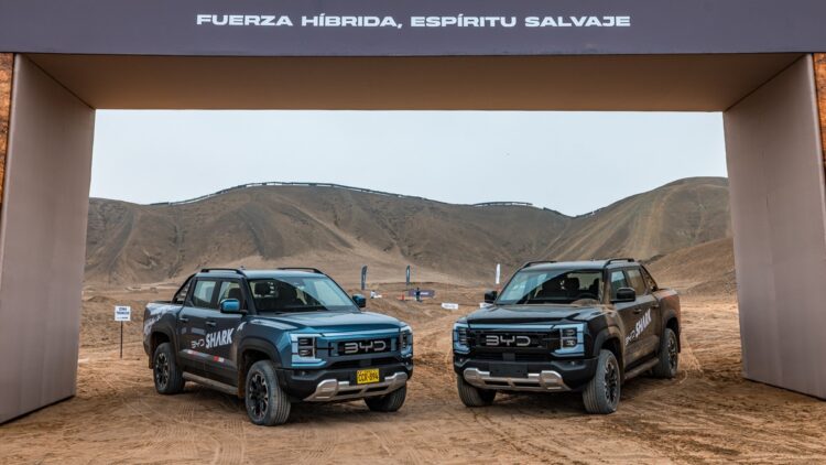 BYD Shark llega a Perú: la primera pick-up 4x4 híbrida enchufable del mercado 1 BYD Shark Peru2025 0529 102145 3393 SMH