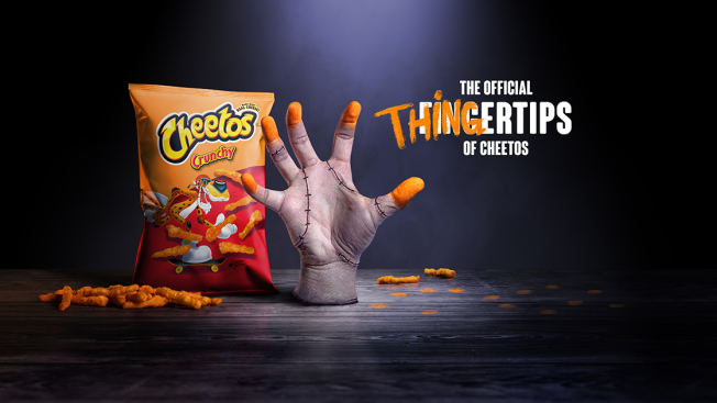 La mano más famosa de Netflix entra al marketing: Cheetos presenta campaña con “Thing” de Wednesday 1 CheetosWednesday