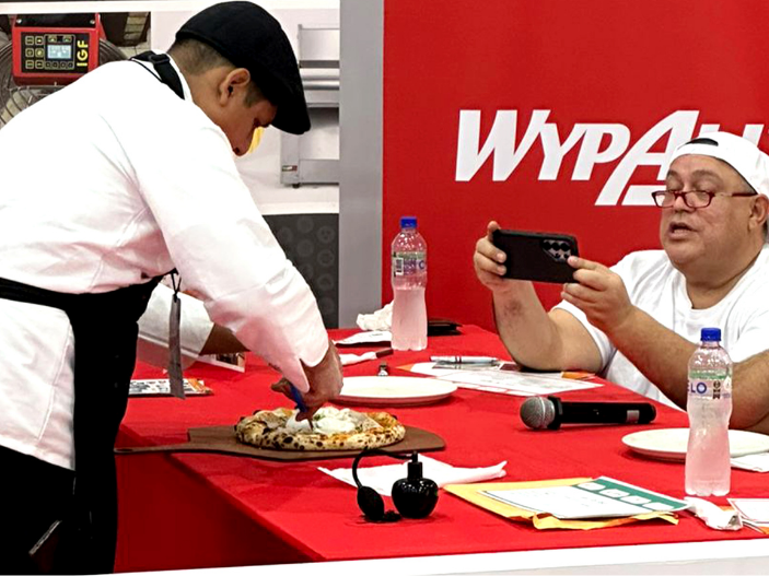Brass celebra el triunfo de Paul Portilla como Campeón Nacional Pizzaiolo del Perú 2 portilla pizzaiolo