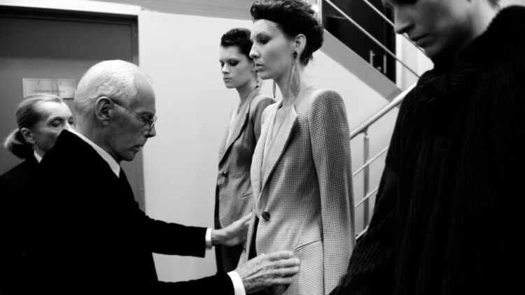 Falleció Giorgio Armani: ¿Quién fue este ícono de la moda italiana? 1 giorgio armani 1000x563 1