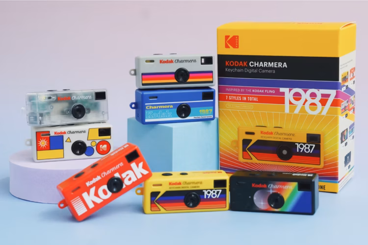 Lo vintage regresa: Kodak presenta su nueva mini cámara digital 1 https hypebeast.com image 2025 09 13 kodak charmera keychain digital camera release info 0