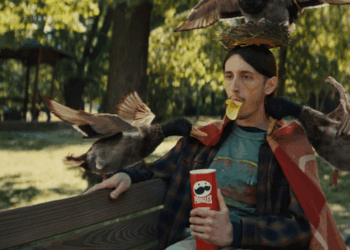 "The Duck King": Pringles reinventa su icónico eslogan con humor absurdo 8 Diseno 2025 10 28T140936.191
