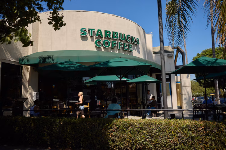¿Por qué Starbucks está cerrando cientos de tiendas en Estados Unidos? 1 HJM2K2PENNPTDCJHNIQIJ6TVR4