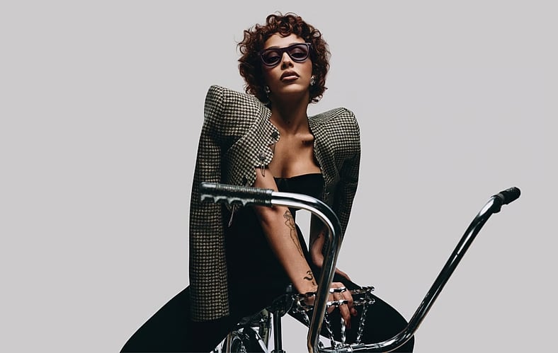 Ray-Ban Meta apuesta por Doja Cat y Teyana Taylor en su nueva campaña global 2 DOJA CAT