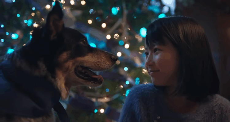 Crayola reimagina la Navidad en azul con una campaña que celebra la empatía y la creatividad 1 Diseno 2025 11 13T120158.255