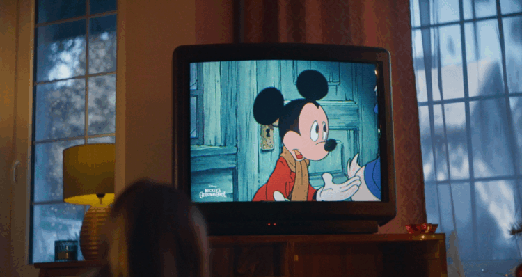 Disney+ estrena campaña navideña que celebra cómo sus historias acompañan toda la vida 1 Diseno 2025 11 18T110003.674