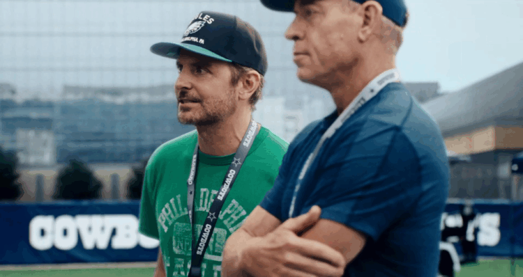 Bradley Cooper lidera la nueva ofensiva humorística de Uber Eats en la NFL 1 Diseno 2025 11 25T111432.036