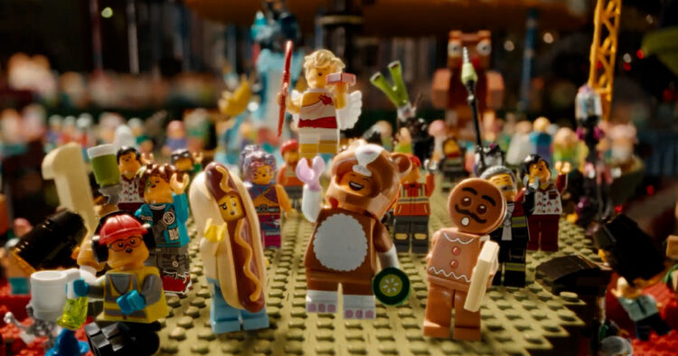 Personajes de la cultura popular cantan en spot navideño de LEGO en un crossover inédito 1 PORTAL 2025 11 05T163008.759