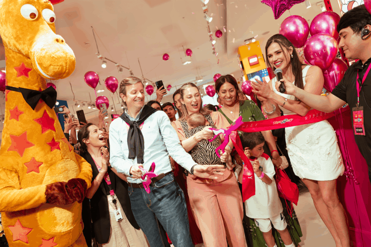 TOYS R US 44 min