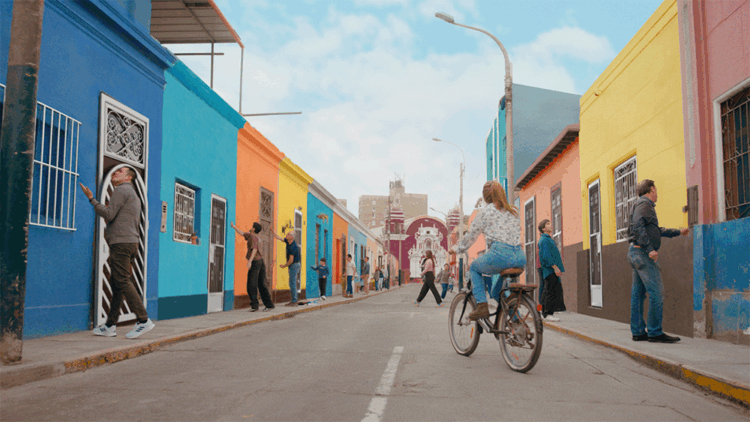 Qroma y The Juju recuerdan la importancia del color en la vida cotidiana con “Pintado, Desenpintado” 1 portada qroma1000X525