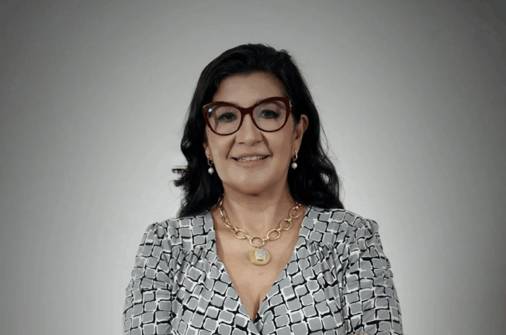 ¿Por qué las estrategias cross media están marcando la pauta publicitaria? 2 Ana Laura Barro Guevara