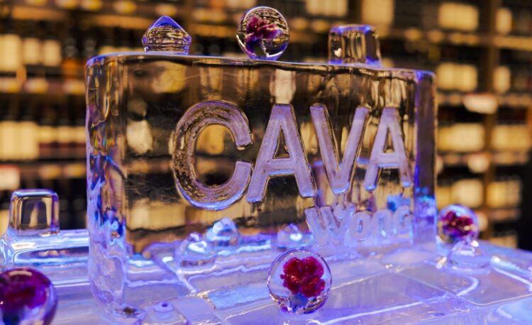 Wong Dos de Mayo: se relanza la cava más grande de un supermercado en el país 1 BeFunky collage 2025 12 19T121537.805