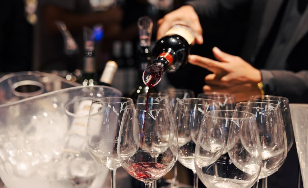 Wong Dos de Mayo: se relanza la cava más grande de un supermercado en el país 3 BeFunky collage 2025 12 19T121615.677