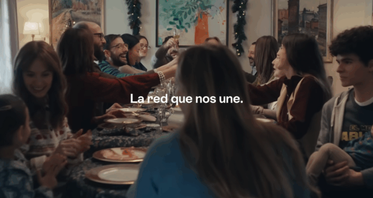 Una Navidad sin todos en la mesa: la mirada de Movistar sobre ausencia y tecnología 1 Diseno 2025 12 19T160759.329