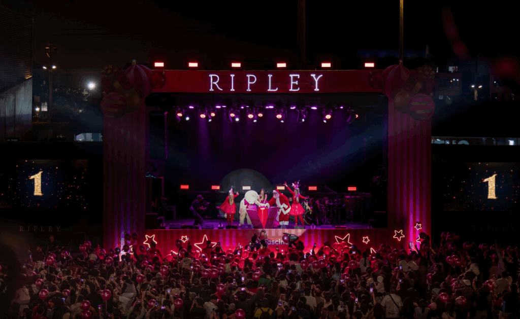 Así recibió Ripley el inicio de la campaña navideña: con un espectáculo de luces presentado por Daniela Darcourt 3 image 2