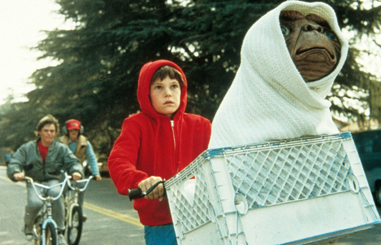 PUMA x ET: una colección icónica llena de detalles sutiles ochenteros 2 grafica cuerpo 2026 01 05T154315.539