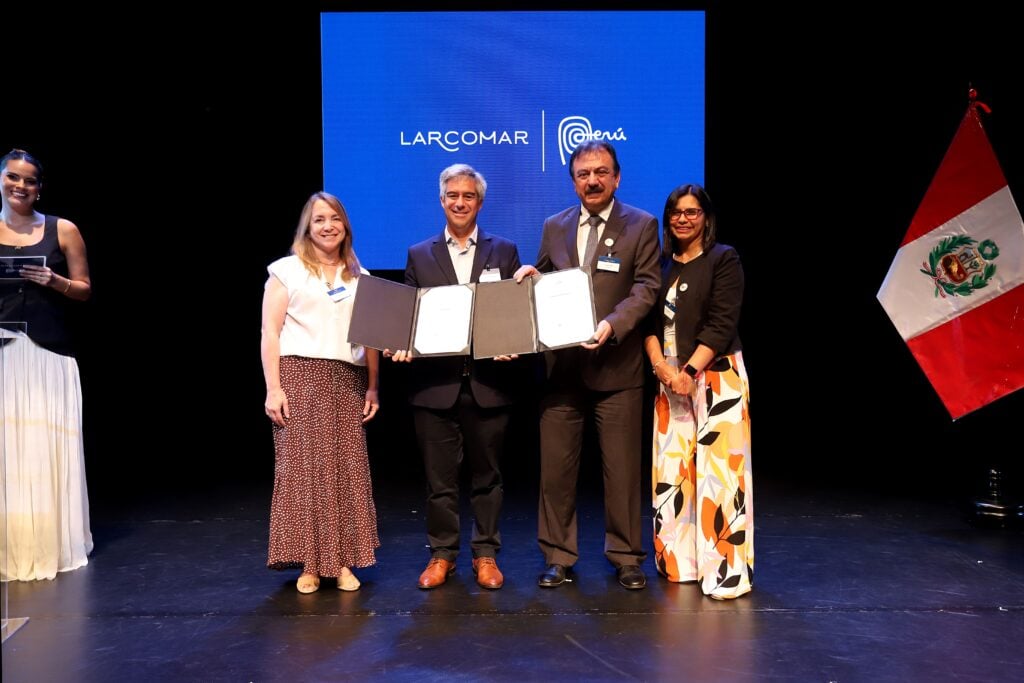 Larcomar se convierte en el primer centro comercial en recibir la licencia de Marca Perú 2 IMG 4621