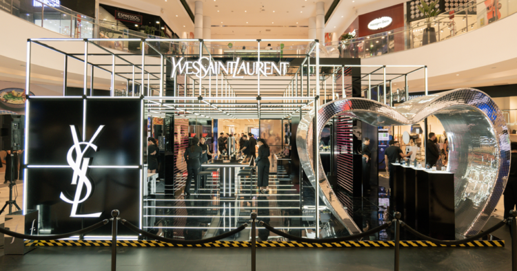 YSL Beauty lanza su línea de maquillaje en Perú y la activa con el “Beauty Light Club” 1 1000x525