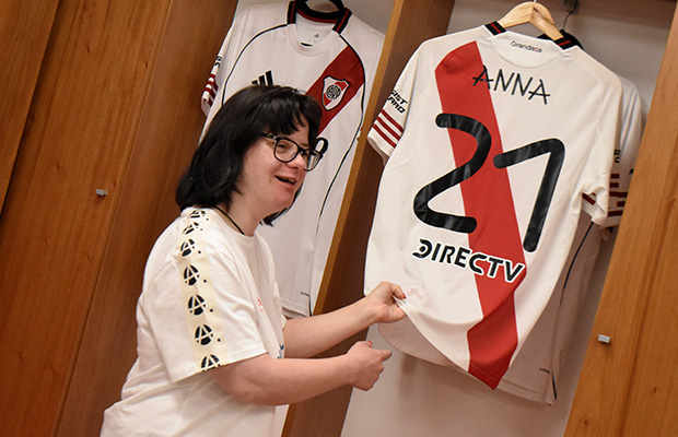 River Plate utilizó camisetas con tipografía especial por el Día del Síndrome de Down 2 River Plate utilizó los dorsales con la tipografía de Anna Vives