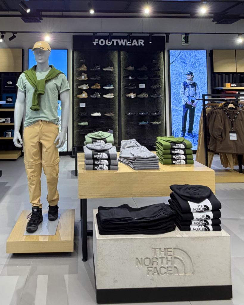 The North Face abre su primera flagship en Perú 5 7
