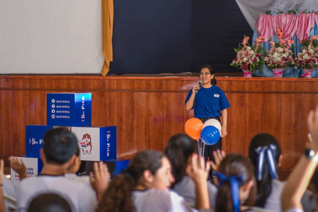 El BCP lanza peluche del Cuy Mágico con IA para enseñar sobre finanzas a escolares 3 BCP