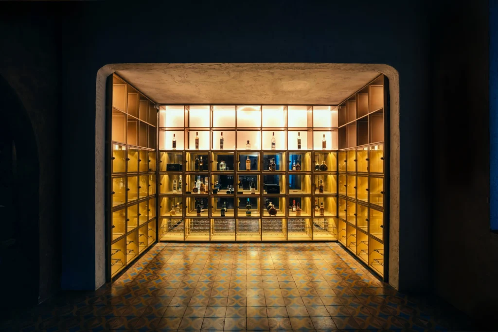 Caso Garbo al interior.