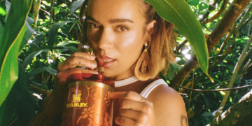 Stanley 1913 y Karol G lanzan colección de tumblers