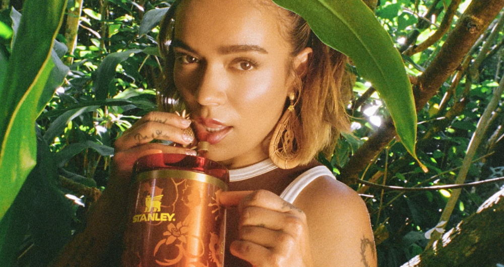 Stanley 1913 y Karol G lanzan colección de tumblers