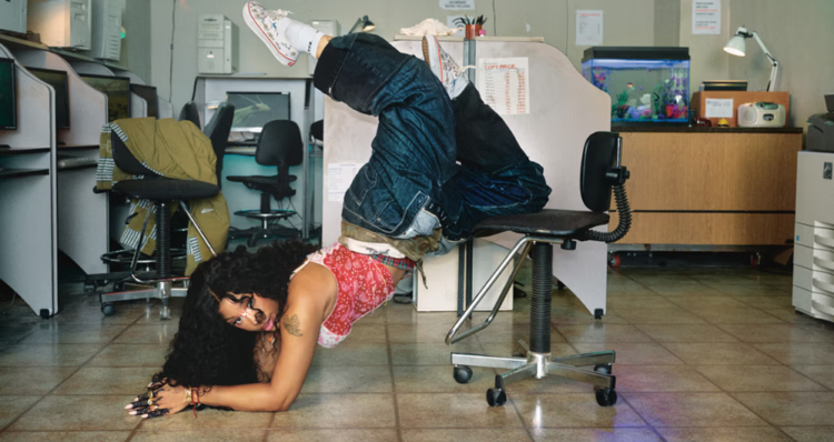 Vans celebra los 60 años de las Authentic con SZA, Hayley Williams y Travis Barker 1 Diseno 2026 03 09T163944.692